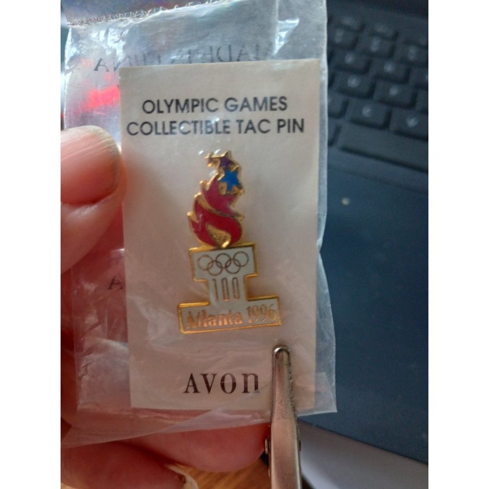 Avon vintage Olympic Games 1996 Atlanta Collectible Tac Pin
